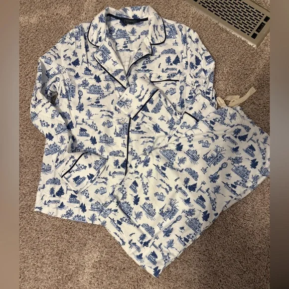 Vineyard Vines Blue and White Scenic Pajama Set - Picture 1 of 2